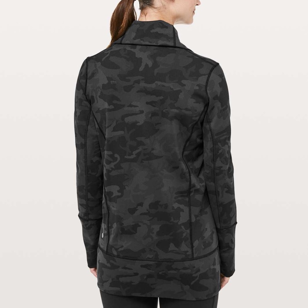 Lululemon in stride jacket